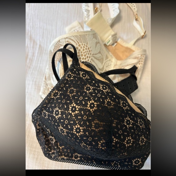 Bras 34C. Smoke free, very clean home. NWOT - Picture 5 of 5